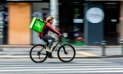 Consegna di cannabis in Alberta da parte di Uber Eats